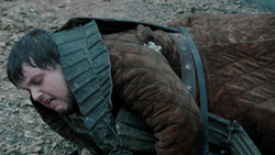 extant_GameOfThrones_1x04-CripplesBastardsAndBrokenThings_0644