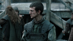 extant_GameOfThrones_1x04-CripplesBastardsAndBrokenThings_0658