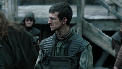 extant_GameOfThrones_1x04-CripplesBastardsAndBrokenThings_0659