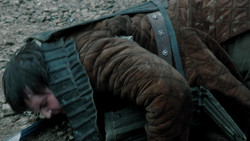 extant_GameOfThrones_1x04-CripplesBastardsAndBrokenThings_0678