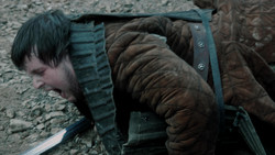 extant_GameOfThrones_1x04-CripplesBastardsAndBrokenThings_0679
