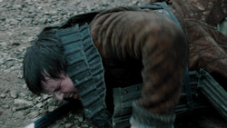 extant_GameOfThrones_1x04-CripplesBastardsAndBrokenThings_0681