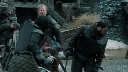 extant_GameOfThrones_1x04-CripplesBastardsAndBrokenThings_0696