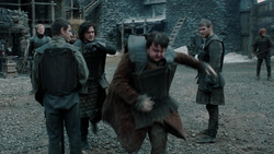 extant_GameOfThrones_1x04-CripplesBastardsAndBrokenThings_0701