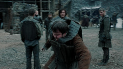 extant_GameOfThrones_1x04-CripplesBastardsAndBrokenThings_0702