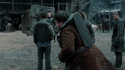 extant_GameOfThrones_1x04-CripplesBastardsAndBrokenThings_0703