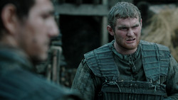 extant_GameOfThrones_1x04-CripplesBastardsAndBrokenThings_0823