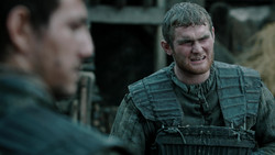 extant_GameOfThrones_1x04-CripplesBastardsAndBrokenThings_0824