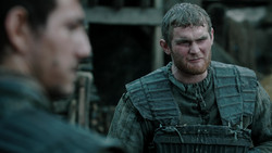 extant_GameOfThrones_1x04-CripplesBastardsAndBrokenThings_0825