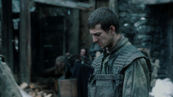 extant_GameOfThrones_1x04-CripplesBastardsAndBrokenThings_0895