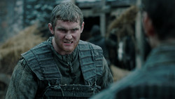 extant_GameOfThrones_1x04-CripplesBastardsAndBrokenThings_0899