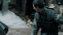 extant_GameOfThrones_1x04-CripplesBastardsAndBrokenThings_0906