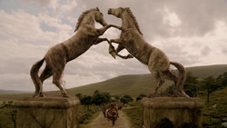 extant_GameOfThrones_1x04-CripplesBastardsAndBrokenThings_0942