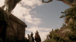 extant_GameOfThrones_1x04-CripplesBastardsAndBrokenThings_0955
