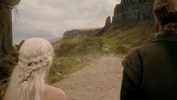 extant_GameOfThrones_1x04-CripplesBastardsAndBrokenThings_0978