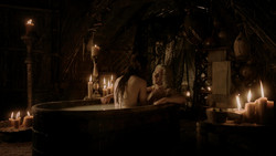 extant_GameOfThrones_1x04-CripplesBastardsAndBrokenThings_1189