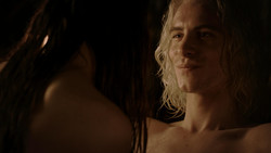 extant_GameOfThrones_1x04-CripplesBastardsAndBrokenThings_1330