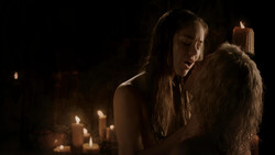 extant_GameOfThrones_1x04-CripplesBastardsAndBrokenThings_1545