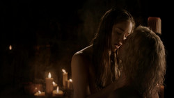 extant_GameOfThrones_1x04-CripplesBastardsAndBrokenThings_1547