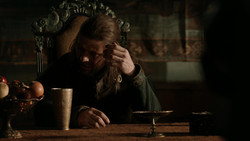 extant_GameOfThrones_1x04-CripplesBastardsAndBrokenThings_1871