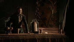 extant_GameOfThrones_1x04-CripplesBastardsAndBrokenThings_2049
