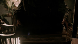 extant_GameOfThrones_1x04-CripplesBastardsAndBrokenThings_2138