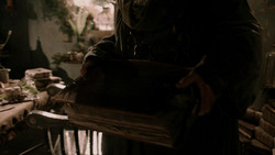extant_GameOfThrones_1x04-CripplesBastardsAndBrokenThings_2139