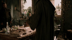 extant_GameOfThrones_1x04-CripplesBastardsAndBrokenThings_2143