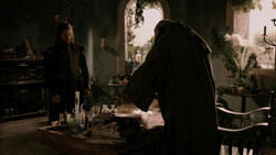 extant_GameOfThrones_1x04-CripplesBastardsAndBrokenThings_2150