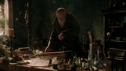 extant_GameOfThrones_1x04-CripplesBastardsAndBrokenThings_2154