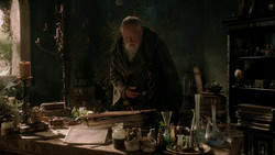 extant_GameOfThrones_1x04-CripplesBastardsAndBrokenThings_2155