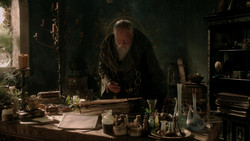 extant_GameOfThrones_1x04-CripplesBastardsAndBrokenThings_2156