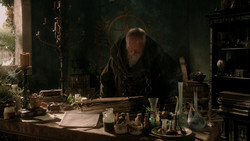 extant_GameOfThrones_1x04-CripplesBastardsAndBrokenThings_2157