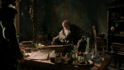 extant_GameOfThrones_1x04-CripplesBastardsAndBrokenThings_2161