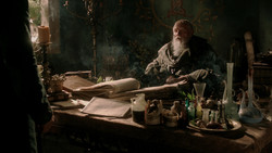 extant_GameOfThrones_1x04-CripplesBastardsAndBrokenThings_2244