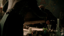 extant_GameOfThrones_1x04-CripplesBastardsAndBrokenThings_2379