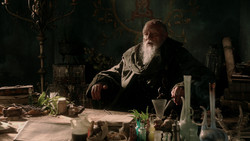 extant_GameOfThrones_1x04-CripplesBastardsAndBrokenThings_2393