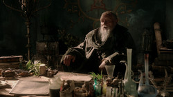 extant_GameOfThrones_1x04-CripplesBastardsAndBrokenThings_2395