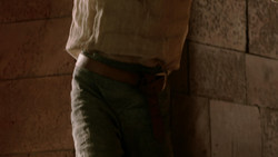 extant_GameOfThrones_1x04-CripplesBastardsAndBrokenThings_2405
