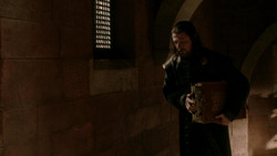 extant_GameOfThrones_1x04-CripplesBastardsAndBrokenThings_2411