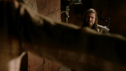 extant_GameOfThrones_1x04-CripplesBastardsAndBrokenThings_2433