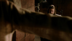 extant_GameOfThrones_1x04-CripplesBastardsAndBrokenThings_2437