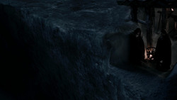 extant_GameOfThrones_1x04-CripplesBastardsAndBrokenThings_2680