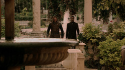 extant_GameOfThrones_1x04-CripplesBastardsAndBrokenThings_2895