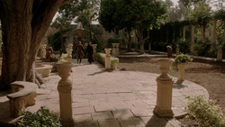 extant_GameOfThrones_1x04-CripplesBastardsAndBrokenThings_2947