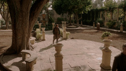 extant_GameOfThrones_1x04-CripplesBastardsAndBrokenThings_3036