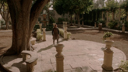 extant_GameOfThrones_1x04-CripplesBastardsAndBrokenThings_3037