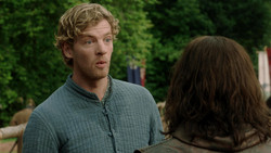 extant_GameOfThrones_1x04-CripplesBastardsAndBrokenThings_3085