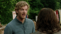 extant_GameOfThrones_1x04-CripplesBastardsAndBrokenThings_3088