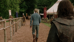 extant_GameOfThrones_1x04-CripplesBastardsAndBrokenThings_3098